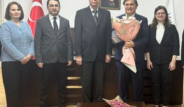 MCBÜ Tıp Fakültesi Dekanlığında görev değişimi