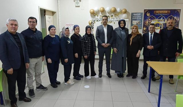 Kaymakam Dalak öğrencilerle aynı sofrada iftar açtı