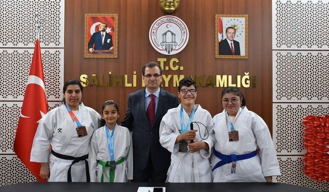 Salihli’nin karate yıldızları Türkiye dereceleriyle gururlandırdı