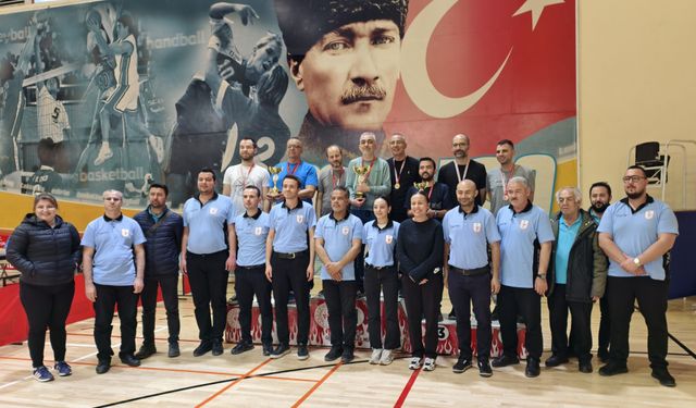 Masa tenisi turnuvasında birincilik Merkezefendi’nin