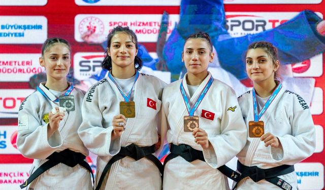 Yunusemreli judocular Trabzon'dan çifte madalya ile döndü