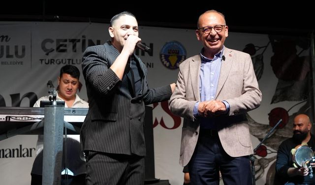 Turgutlu’da ‘Roman Gecesi’ ile eğlence zirveye çıktı