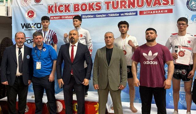 Kick Boks Türkiye Şampiyonası’nda Salihli'ye gurur veren başarı