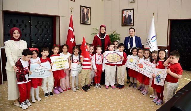 MCBÜ Rektörlüğünde 23 Nisan coşkusu