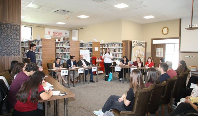 Gençlik Evi’nde fikirler yarıştı