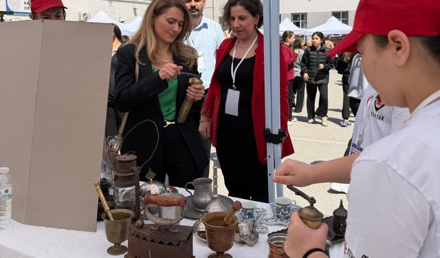 Bilime açılan kapı Akşemseddin Ortaokulu’nda aralandı
