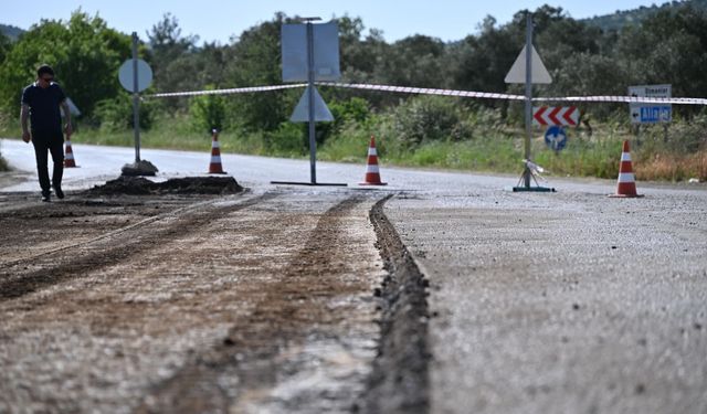 Büyüksümbüller-Ortaköy yolunda sıcak asfalt mesaisi