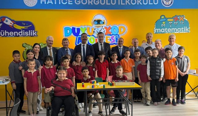 Türkiye'de ilk kez özel çocuklar için 'DUYU-KOD Atölyesi' açıldı