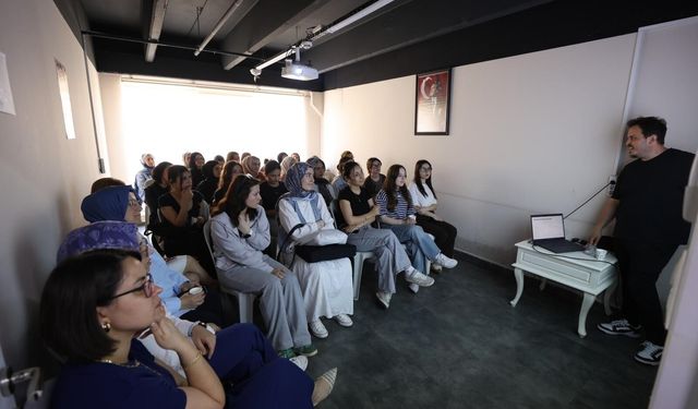 Yunusemre Belediyesinden öğrencilere "Sınav Kaygısı Yönetimi" semineri
