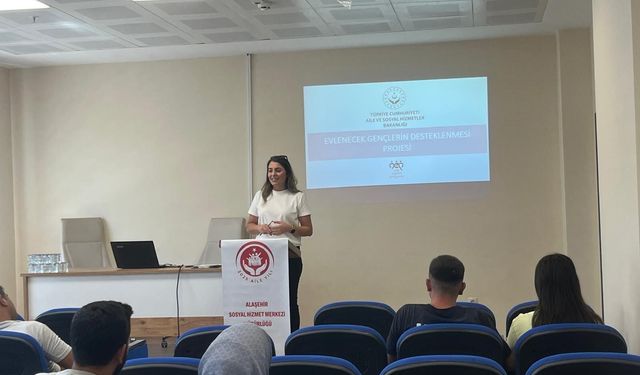 Alaşehir'de evlilik öncesi eğitimlerle genç çiftlere destek