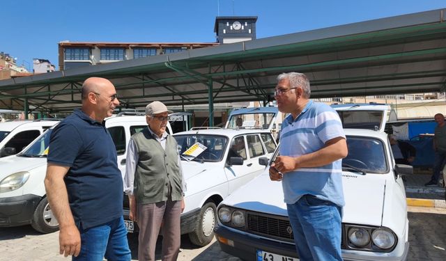 Demirci’nin Oto Pazarı bölgenin ticaret merkezi oldu
