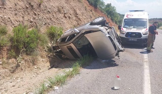 Manisa’da otomobil takla attı: 2 yaralı