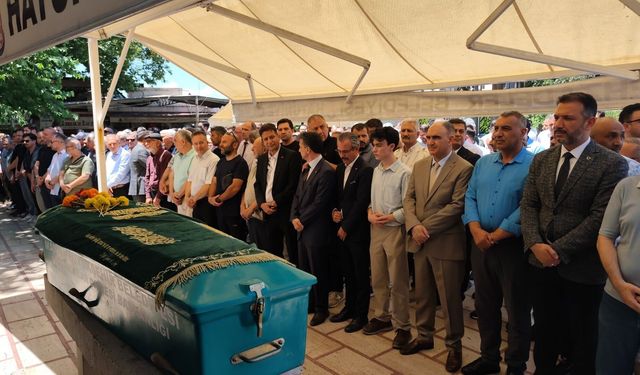 Kalp krizinden ölen arkadaşının cenazesinde kalp krizi geçirdi