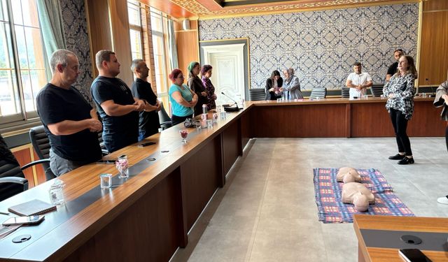 Yunusemre Belediyesi personeline ilkyardım eğitimi