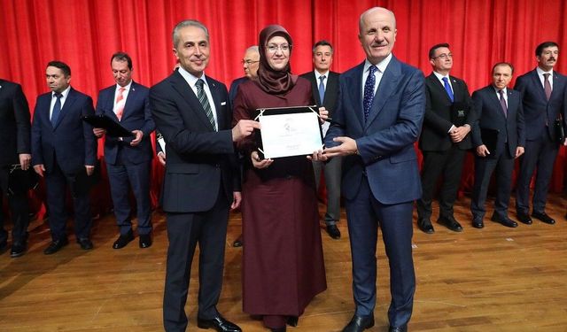 MCBÜ Merkez Yerleşkesi "Spor Dostu Kampüs" ödülünü aldı