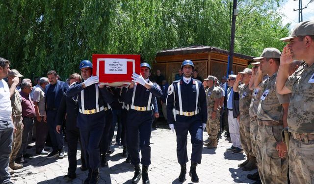 Jandarma Uzman Çavuş Mustafa Pak Erzincan’da toprağa verildi