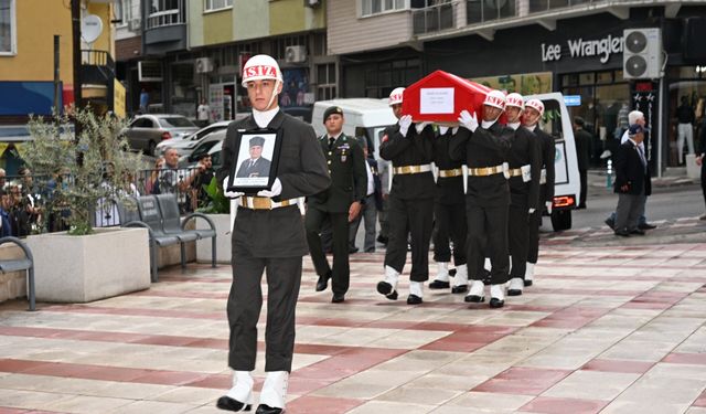 Gazi başkan son yolculuğuna askeri törenle uğurlandı