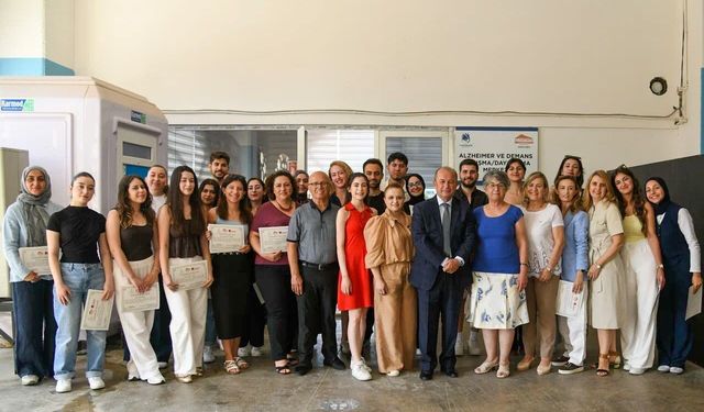 Yunusemre Belediyesinde Alzheimer hastalarına destek olanlara teşekkür