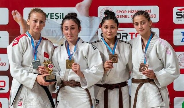 Salihlili Hira Kılkış Türkiye Şampiyonu oldu