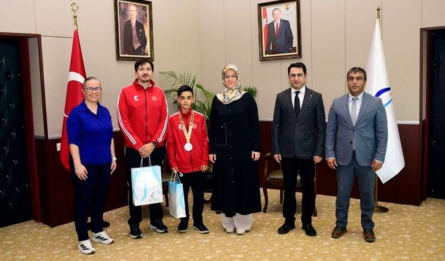 MCBÜ'lü milli karateciden Balkan ikinciliği