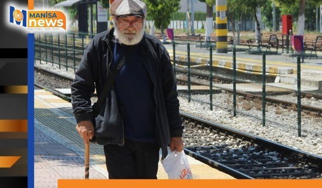 Evsiz kaldı trenler evi oldu