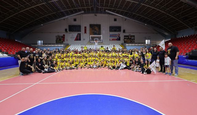 Manisa basketbolunda tarih yazdılar! Lider Spor Kulübü 9 kupayla zirvede!