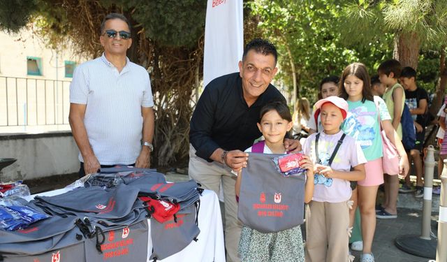 Şehzadeler'de yüzme kursları kapılarını açtı