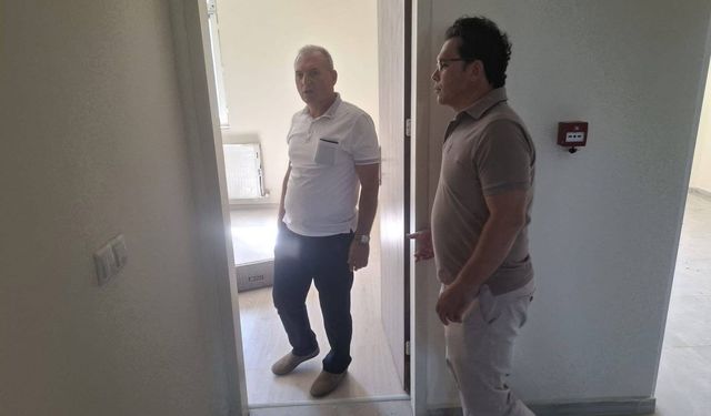 Göreve başlar başlamaz ilk durağı yeni okul oldu