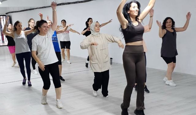 Turgutlu’da kadınlar spora ritmiyle güç katıyor