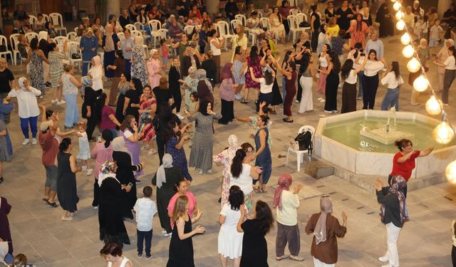 Tarihi Kurşunlu Han'da kadınlar matinesi
