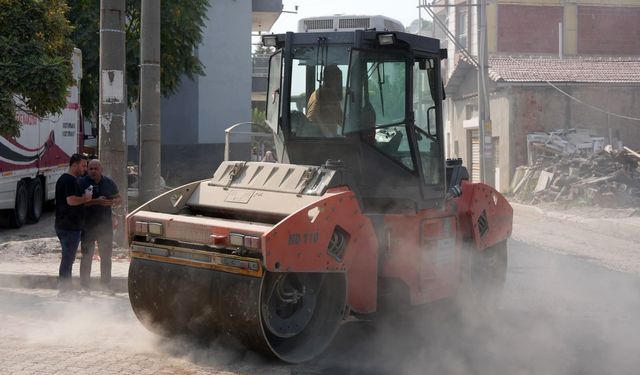 Turgutlu'da asfalt mesaisi hız kesmiyor