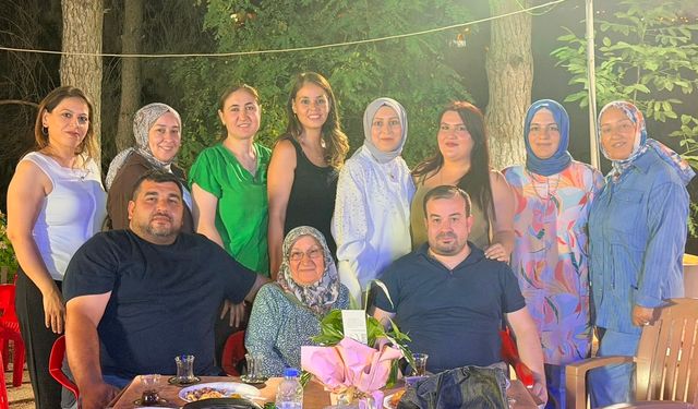 Salihli'de ilkokul arkadaşları, 28 yıl sonra buluştu