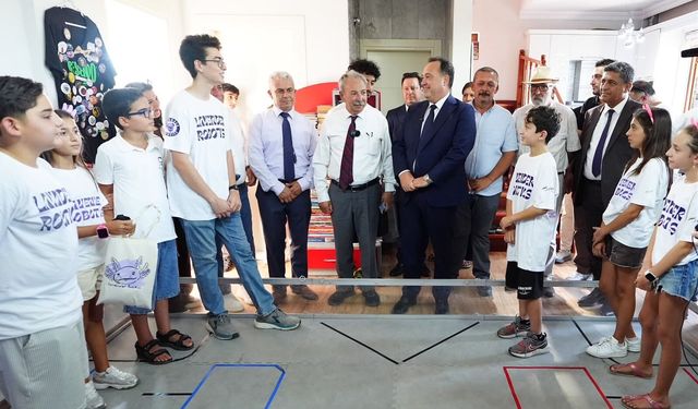Başkan Dutlulu robotik takımını ziyaret etti