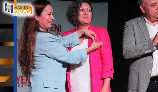 Manisa'da 15 CHP'li belediye başkanı YENİ Parti'ye katıldı