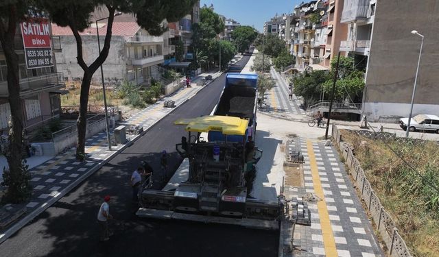 Manisa Büyükşehir Belediyesi, Salihli’de 4 caddeyi sıcak asfaltla yeniliyor