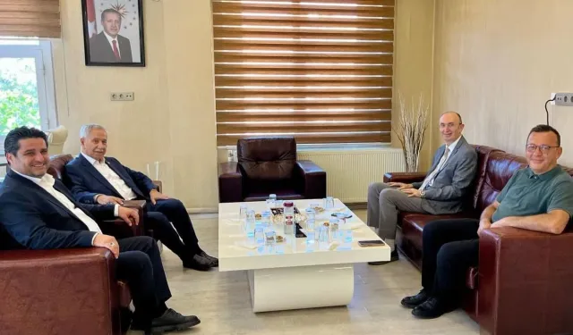 Bülent Arınç Kaymakam Yazar'ı ziyaret etti