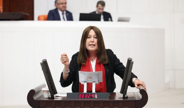 Şenol Sunat’tan Tarım Bakanı’na Manisa çağrısı: “Klimalı salonlara değil, tarlaya gelin!”