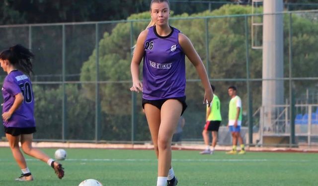 22 yaşındaki Zeynep Mestan, Turgutluspor'un teknik direktörü oldu