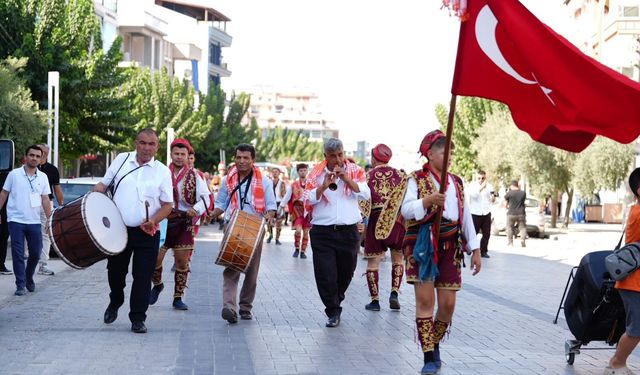 Salihli’de yaşayan Selendililer Keşkek ve Cirit Şenliği’nde buluştu