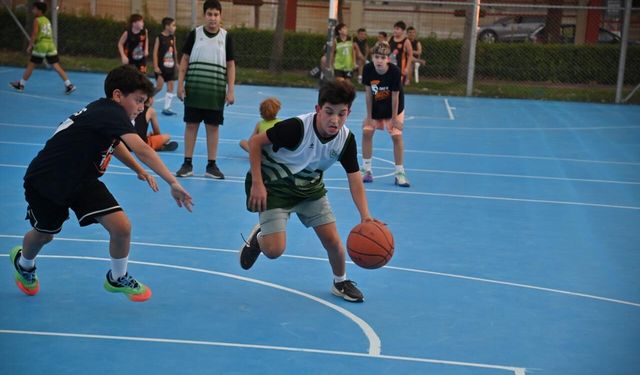 Manisa’da basketbol tutkusu sahaya yansıdı