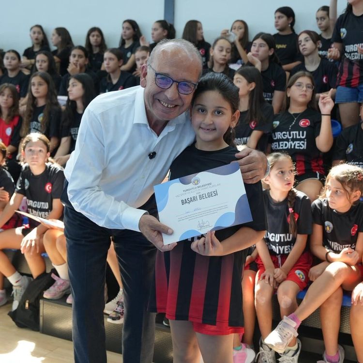 Turgutlu'da 2 bin çocuk yazı spor ve sanatla geçirdi