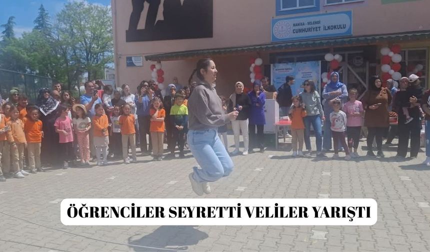 Öğrenciler seyretti veliler yarıştı