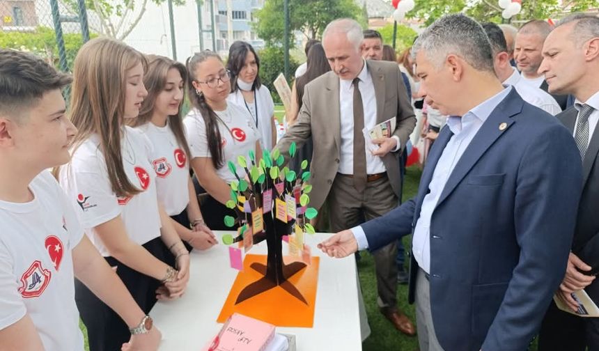 Soma'da TÜBİTAK Fuarı açıldı