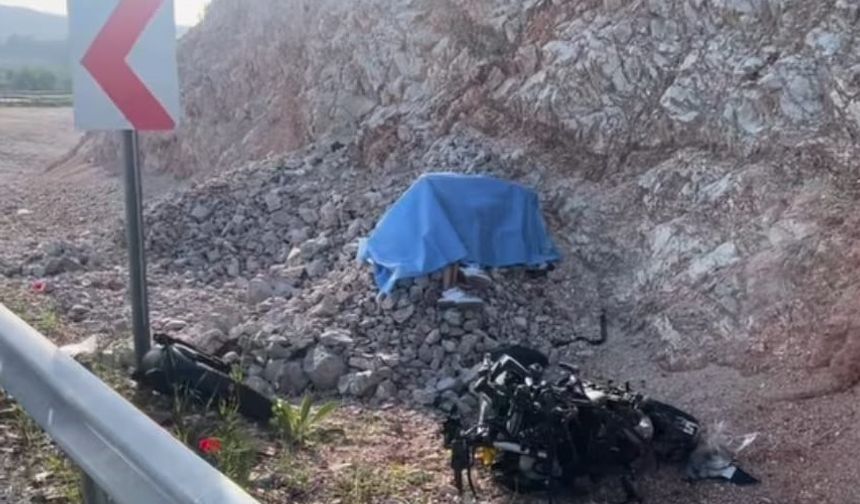 Manisa'da motosiklet yoldan çıktı: 1 ölü, 1 yaralı