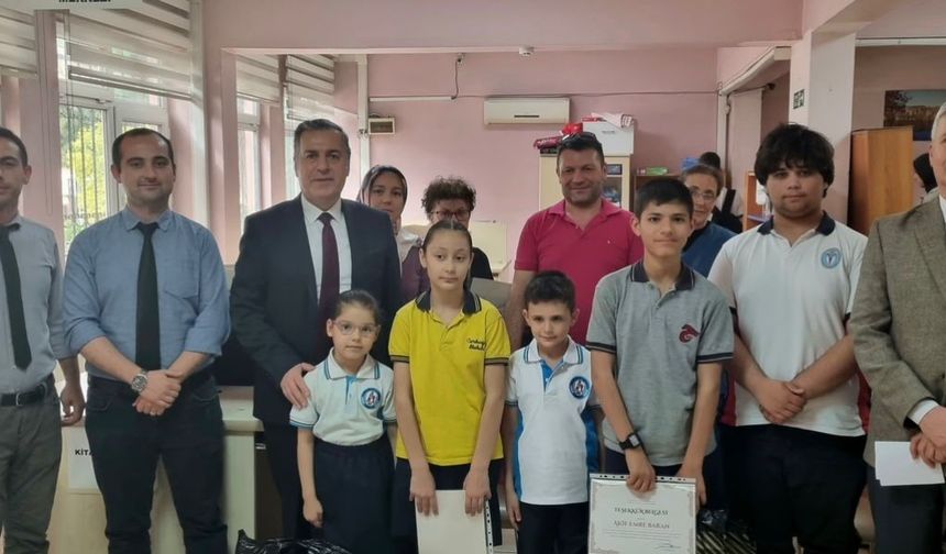 Turgutlu'da en çok kitap okuyanlar ödüllendirildi