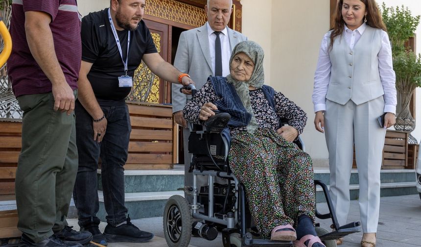 Engelli vatandaşlara Yunusemre’den hayat kolaylaştıran yardımlar