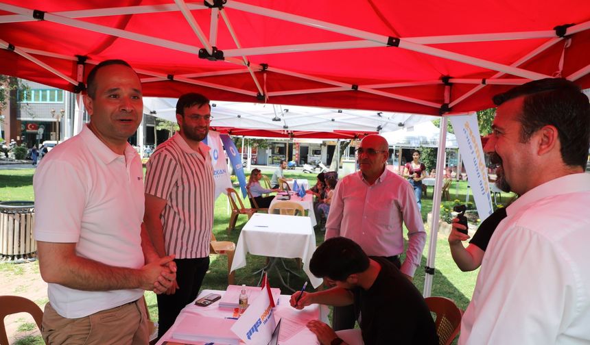 Turgutlu Kariyer Fuarı iş arayanlarla işverenleri buluşturdu