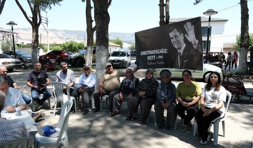 Tırazlar Mahallesi halkı Ferdi Zeyrek için mevlit yemeği verdi