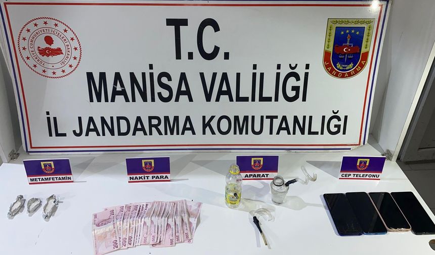 Sarıgöl’de jandarmadan uyuşturucu operasyonu: 3 gözaltı, 2 tutuklama