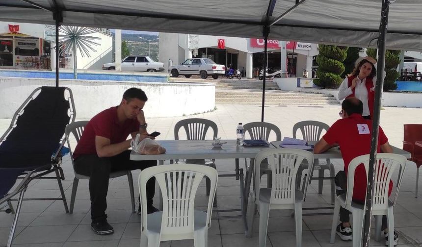 Selendili vatandaşlar kan bağışına yoğun ilgi gösterdi
